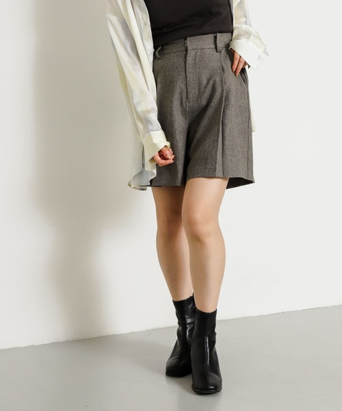 SENSE OF PLACE by URBAN RESEARCH（センスオブプレイスバイアーバンリサーチ）の「タックバミューダパンツ（その他パンツ・レディース・グレー/ベージュ/ブラック・SMALL/MEDIUM）」の8枚目の写真