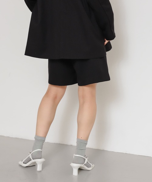 SENSE OF PLACE by URBAN RESEARCH（センスオブプレイスバイアーバンリサーチ）の「タックバミューダパンツ（その他パンツ・レディース・グレー/ベージュ/ブラック・SMALL/MEDIUM）」の11枚目の写真