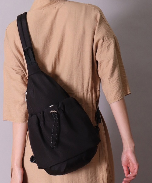 Legato Largo（レガートラルゴ）の「(LF)【Legato Largo】ドロスト クロス ボディバッグ（ボディバッグ/ウエストポーチ・レディース・アイボリー/ブラック/グレー/ベージュ・ONE SIZE）」の2枚目の写真