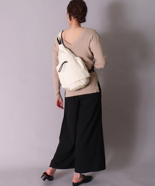 Legato Largo（レガートラルゴ）の「(LF)【Legato Largo】ドロスト クロス ボディバッグ（ボディバッグ/ウエストポーチ・レディース・アイボリー/ブラック/グレー/ベージュ・ONE SIZE）」の5枚目の写真