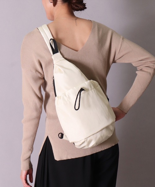 Legato Largo（レガートラルゴ）の「(LF)【Legato Largo】ドロスト クロス ボディバッグ（ボディバッグ/ウエストポーチ・レディース・アイボリー/ブラック/グレー/ベージュ・ONE SIZE）」の6枚目の写真