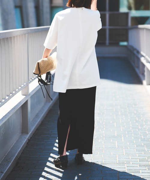 RIVE DROITE(リヴドロワ)の「【WEB限定】ライトポンチゴブソデカットソー(Tシャツ/カットソー・レディース・ベージュ/ブラック/オフホワイト・FREE)」の7枚目の写真