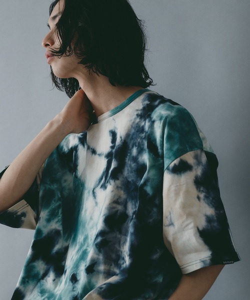 brknhome（ブロークンホーム）の「【brknhome/ブロークンホーム】オーバーサイズ　タイダイプリントTシャツ（Tシャツ/カットソー・メンズ・グリーン/レッド/ブルー・LARGE/MEDIUM）」の5枚目の写真