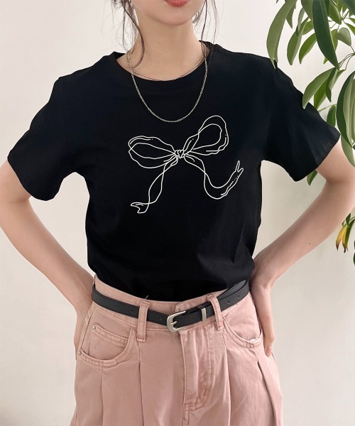 Rejoule(リジュール)の「手書きタッチリボンプリントTシャツ(Tシャツ/カットソー・レディース・オフホワイト/ブラック・FREE)」の4枚目の写真