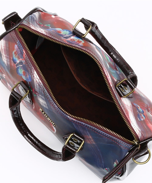 Desigual（デシグアル）の「「Desigual/デシグアル」フラワープリントエナメルボストンバッグ（ボストンバッグ・レディース・ワインレッド・ONE SIZE）」の3枚目の写真