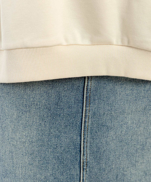 DAY CLOSET(デイ クローゼット)の「レディース バイカラーオーバーロックスウェット(スウェット・レディース・チャコールグレー/グレー/アイボリー・FREE)」の4枚目の写真
