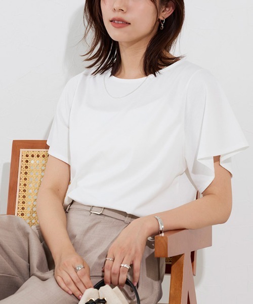 Pierrot(ピエロ)の「ひんやりシルキーフレアスリーブカットソー(Tシャツ/カットソー・レディース・ライトベージュ/ブラック/オフホワイト/ネイビー・M/L)」の1枚目の写真