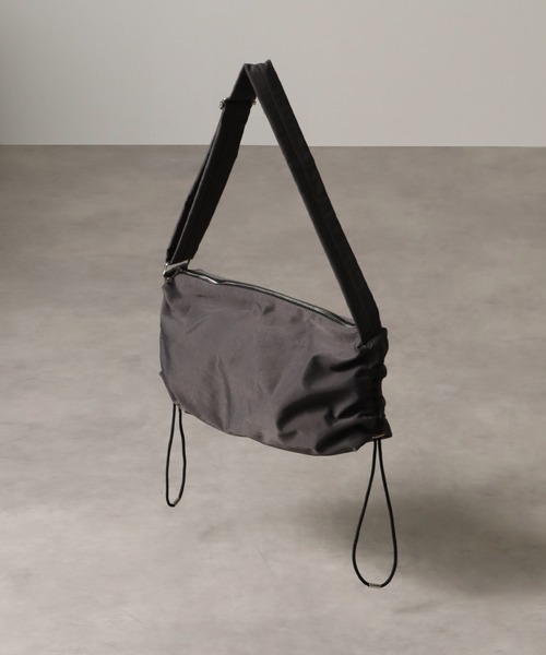 welise（ウェライズ）の「【welise/ウェライズ】HQヘビーナイロン ダブルギャザーストリングショルダーバッグ（ショルダーバッグ・メンズ・ブラック/チャコールグレー・FREE）」の14枚目の写真