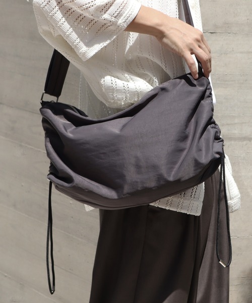 welise（ウェライズ）の「【welise/ウェライズ】HQヘビーナイロン ダブルギャザーストリングショルダーバッグ（ショルダーバッグ・メンズ・ブラック/チャコールグレー・FREE）」の10枚目の写真