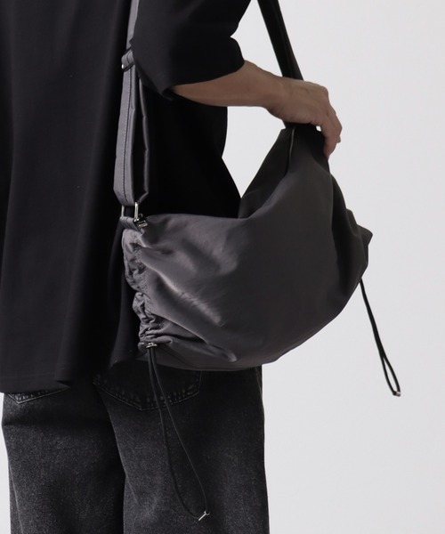 welise（ウェライズ）の「【welise/ウェライズ】HQヘビーナイロン ダブルギャザーストリングショルダーバッグ（ショルダーバッグ・メンズ・ブラック/チャコールグレー・FREE）」の22枚目の写真