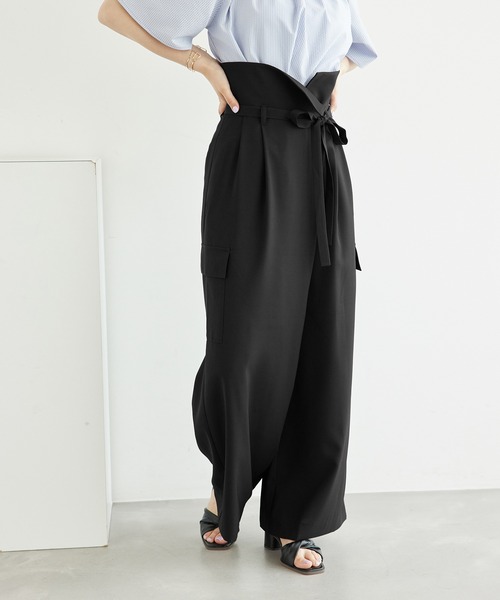 ROPE' PICNIC(ロペピクニック)の「アシンメトリータックパンツ(その他パンツ・レディース・ブラック/ベージュ系その他・36/38/40)」の2枚目の写真