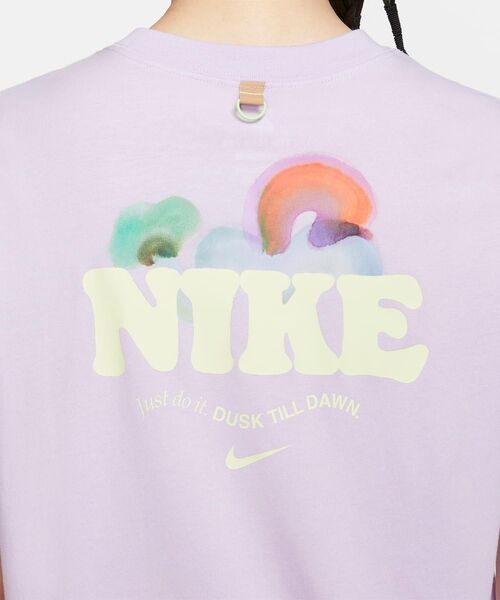 NIKE（ナイキ）の「ナイキ スポーツウェア エッセンシャル ウィメンズ Tシャツ / Nike Sportswear Essential Women's T-Shirt＜XS-2XL 展開＞（Tシャツ/カットソー・レディース・パープル系その他/クリーム・L/M/S/XS/XL/2XL）」の12枚目の写真