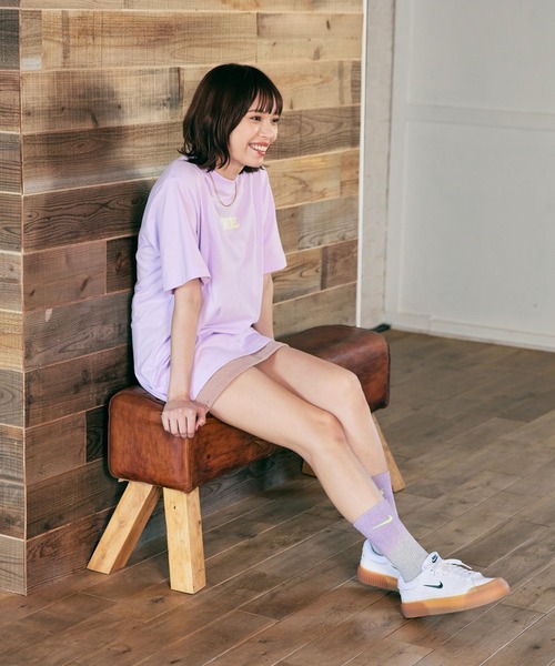 NIKE（ナイキ）の「ナイキ スポーツウェア エッセンシャル ウィメンズ Tシャツ / Nike Sportswear Essential Women's T-Shirt＜XS-2XL 展開＞（Tシャツ/カットソー・レディース・パープル系その他/クリーム・L/M/S/XS/XL/2XL）」の21枚目の写真