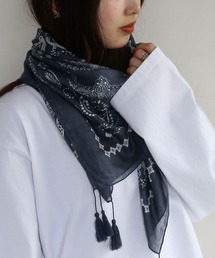 colleca la（コレカラ）の「タッセル付きバンダナ柄ガーゼストール［日焼け・冷房対策］（ストール/ショール・キッズ）」