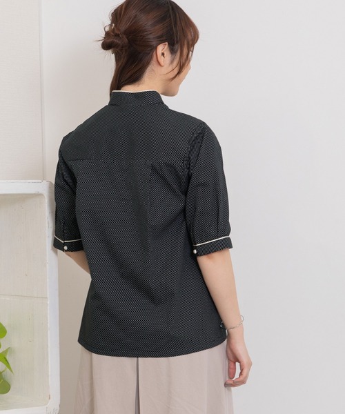 POU DOU DOU（プードゥドゥ）の「＜WEB限定＞スタンドカラーフラワー刺繍5分袖ブラウス（シャツ/ブラウス・レディース・オフホワイト/ブラック・3）」の6枚目の写真