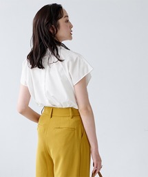 ワンポイントハイネックブラウス