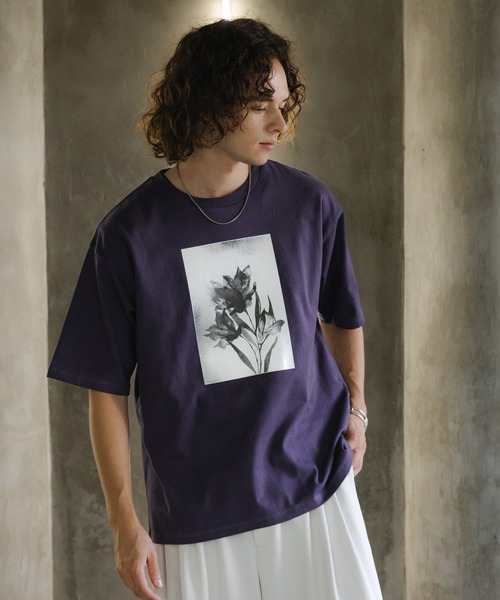 HARE(ハレ)の「フラワーモチーフハクプリントカット(HARE)(Tシャツ/カットソー・メンズ・パープル/ホワイト/ブラック・FREE)」の3枚目の写真