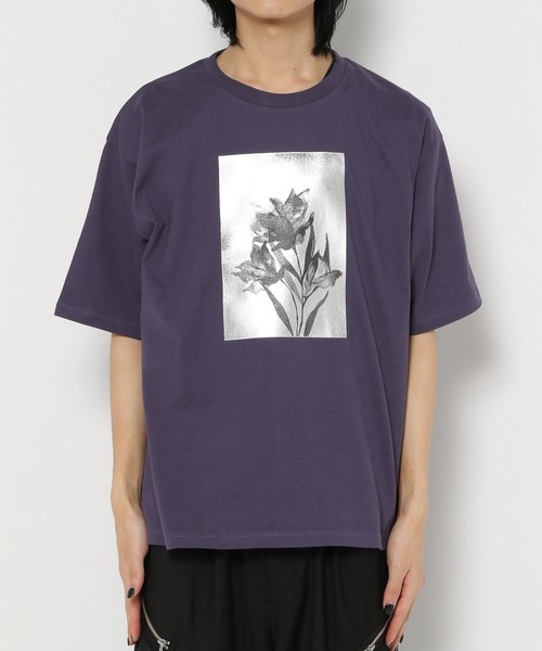 HARE(ハレ)の「フラワーモチーフハクプリントカット(HARE)(Tシャツ/カットソー・メンズ・パープル/ホワイト/ブラック・FREE)」の4枚目の写真