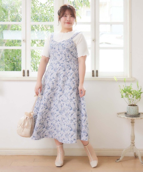 u plume(ユープリュム)の「ふくれジャガード花柄キャミソールワンピース(ワンピース・レディース・ブラック/ベージュ・LL/3L/4L)」の9枚目の写真
