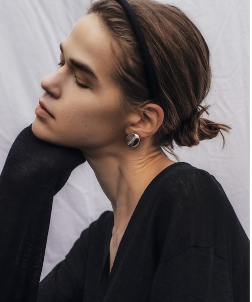 IRIS47（イリスフォーセブン）の「【IRIS 47】canon head band/カノン ヘッドバンド（カチューシャ・レディース・ベージュ/カーキ/ブルー/ブラック・FREE）」の2枚目の写真