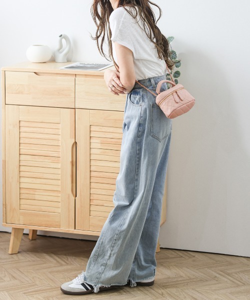 AMELY(エミリー)の「チェーン付2wayキルティングミニバッグ(ショルダーバッグ・レディース・ブラック/アイボリー/ピンク・フリー)」の10枚目の写真