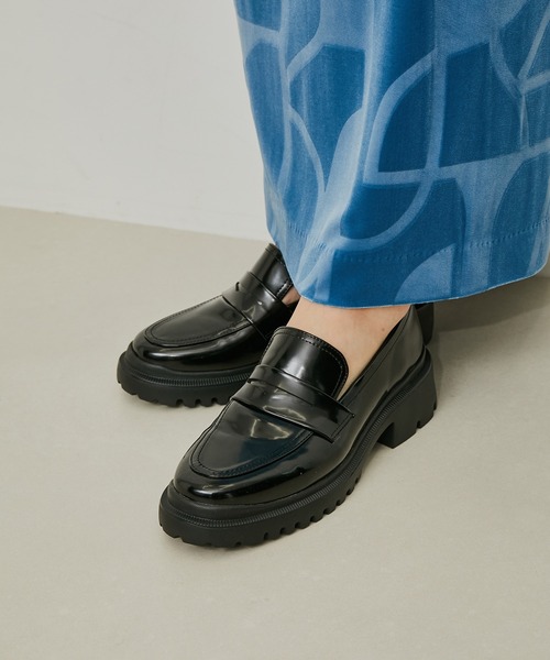 ADAM ET ROPE'(アダムエロペ)の「ウォータープルーフコインローファー(ローファー・レディース・ブラウン/ブラック・24.5cm/24.0cm/23.5cm/23.0cm)」の2枚目の写真