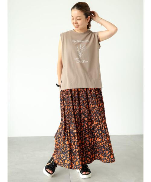 Lugnoncure（ルノンキュール）の「マジョリカプリーツ花柄スカート（スカート・レディース・ブラック/ブラウン/ネイビー・F）」の4枚目の写真