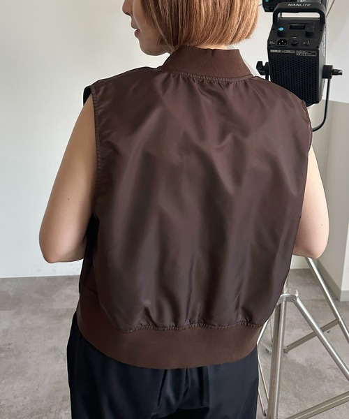 apres jour mignon(アプレジュールミニョン)の「MA1ベスト【ZOZOTOWN限定アイテム】(ベスト・レディース・ブラウン/ブラック/カーキ・フリー/X-LARGE)」の13枚目の写真