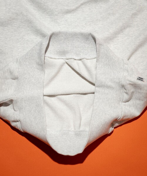 FREAK'S STORE（フリークスストア）の「Kurt Wu/カート ウー 別注 風船BOY CREW 刺繍 SWEAT/刺繍デザイン クルーネックスウェット（スウェット・メンズ・ブラウン/グレー/ホワイト/ブラック・X-LARGE/LARGE/MEDIUM）」の12枚目の写真