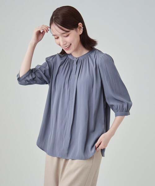 DRESKIP(ドレスキップ)の「◆【無理せずキレイ】デイリーにもお仕事にも サテンバンドカラー5分袖ブラウス(シャツ/ブラウス・レディース・ホワイト系3/ブルー/グレー系その他/ライトベージュ・03/02/04)」の5枚目の写真