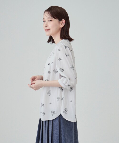 DRESKIP(ドレスキップ)の「◆【無理せずキレイ】デイリーにもお仕事にも サテンバンドカラー5分袖ブラウス(シャツ/ブラウス・レディース・ホワイト系3/ブルー/グレー系その他/ライトベージュ・03/02/04)」の14枚目の写真