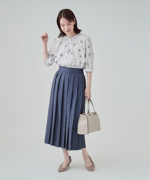 DRESKIP(ドレスキップ)の「◆【無理せずキレイ】デイリーにもお仕事にも サテンバンドカラー5分袖ブラウス(シャツ/ブラウス・レディース・ホワイト系3/ブルー/グレー系その他/ライトベージュ・03/02/04)」の15枚目の写真