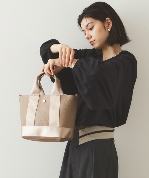 OPAQUE.CLIP（オペークドットクリップ）の「◆【2WAY】シュリンク合皮コンビミドルショルダーバッグ（ショルダーバッグ・レディース・ブラック/ベージュ/シルバー・00）」の20枚目の写真