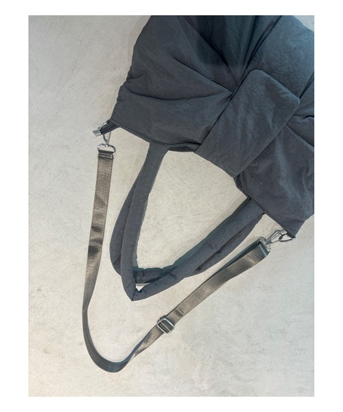 Unitage（ユニテージ）の「2wayリボンパテッドBAG（トートバッグ・レディース・アイボリー/チャコールグレー/レッド・FREE）」の15枚目の写真