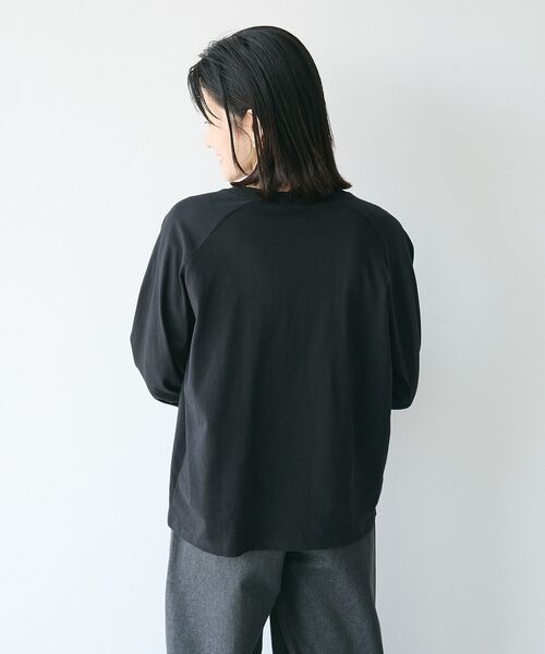 CRAFT STANDARD BOUTIQUE（クラフトスタンダードブティック）の「ラグランフロッキープリントTee（Tシャツ/カットソー・レディース・ブラウン/チャコールグレー/ブラック/ホワイト・FREE）」の8枚目の写真