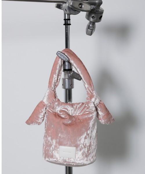 ROSE BUD（ローズバッド）の「ベロアギャザー巾着バッグ（ハンドバッグ・レディース・ピンク/ブラック・FREE）」の6枚目の写真