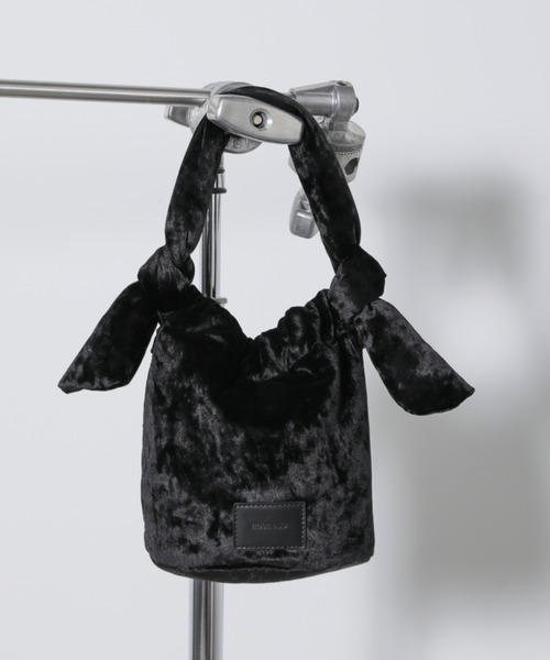 ROSE BUD（ローズバッド）の「ベロアギャザー巾着バッグ（ハンドバッグ・レディース・ピンク/ブラック・FREE）」の5枚目の写真