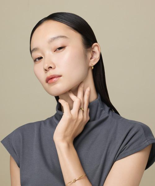 ciite' surgical stainless(シーテサージカルステンレス)の「【 金属アレルギー対応 】 ドロップ ミニフープピアス サージカルステンレス (両耳用)(ピアス(両耳用)・レディース・ゴールド/シルバー・FREE)」の10枚目の写真