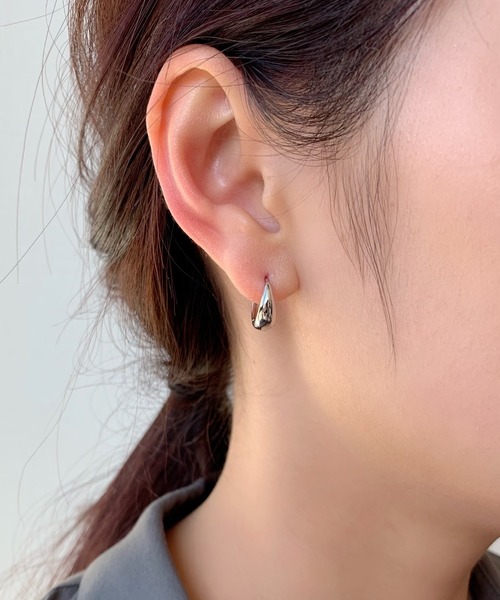 ciite' surgical stainless(シーテサージカルステンレス)の「【 金属アレルギー対応 】 ドロップ ミニフープピアス サージカルステンレス (両耳用)(ピアス(両耳用)・レディース・ゴールド/シルバー・FREE)」の14枚目の写真