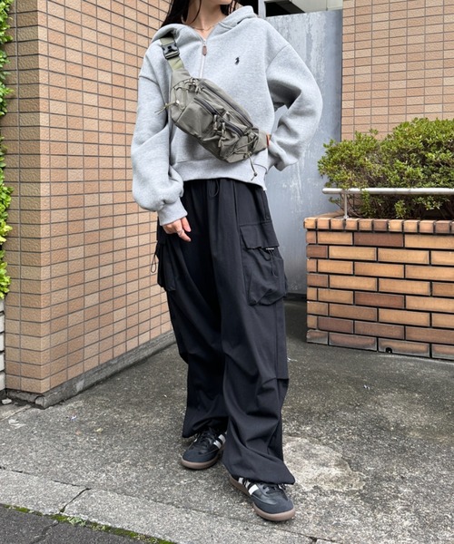 wears(ウェアーズ)の「ドロストポケットボディバッグ/ウエストバッグ(ショルダーバッグ・レディース・グレー/カーキ/ブラック/ベージュ・FREE)」の4枚目の写真