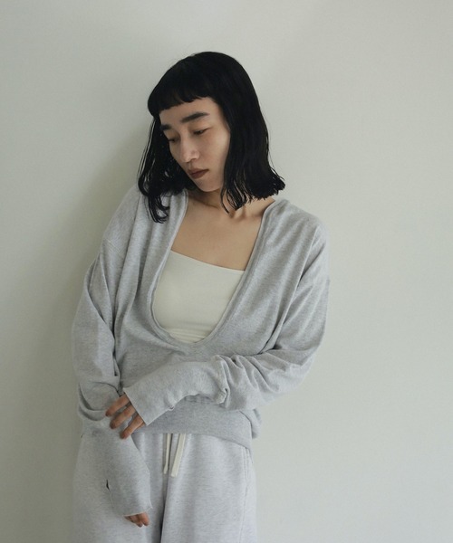 anuke（アンヌーク）の「Deep Keyneck Knit（ニット/セーター・レディース・チャコールグレー/グレー・FREE）」の2枚目の写真