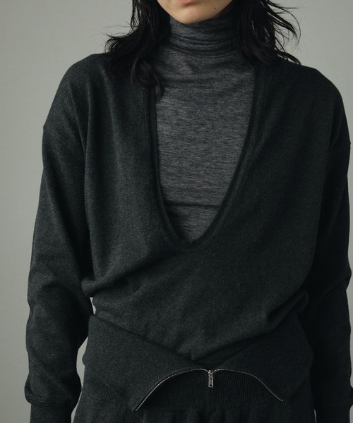 anuke（アンヌーク）の「Deep Keyneck Knit（ニット/セーター・レディース・チャコールグレー/グレー・FREE）」の4枚目の写真