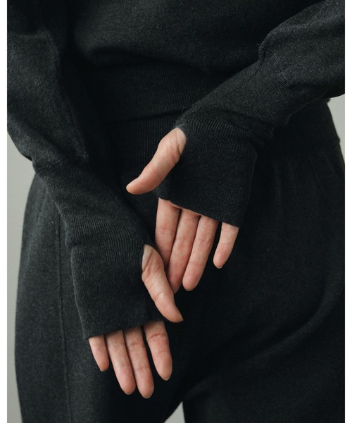 anuke（アンヌーク）の「Deep Keyneck Knit（ニット/セーター・レディース・チャコールグレー/グレー・FREE）」の6枚目の写真