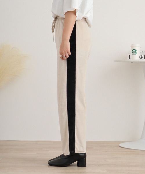 atONE(アットワン)の「TCカットベロアライン入りパンツ(その他パンツ・レディース・アイボリー/ブラック/ブラウン・L/M)」の18枚目の写真