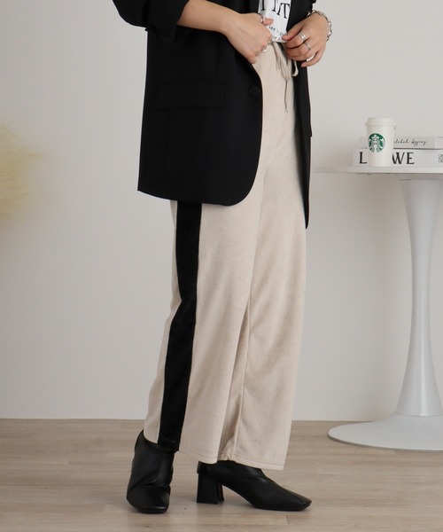 atONE(アットワン)の「TCカットベロアライン入りパンツ(その他パンツ・レディース・アイボリー/ブラック/ブラウン・L/M)」の6枚目の写真