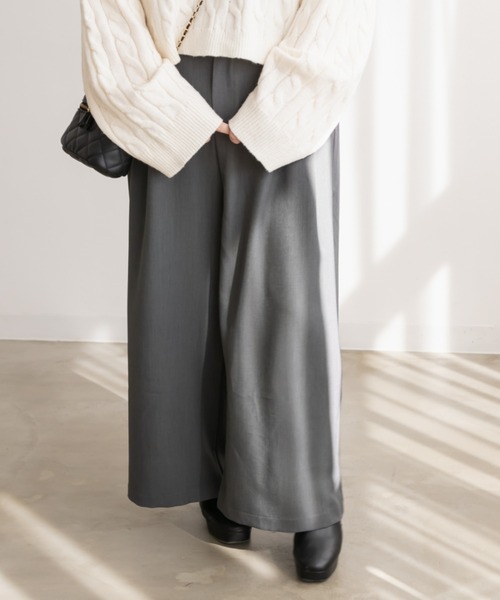 CLETTE(クレット)の「タックワイドパンツ(その他パンツ・レディース・ブラック/ライトベージュ/チャコールグレー・LL/3L/4L)」の6枚目の写真
