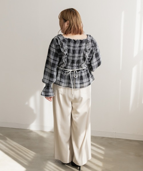 CLETTE(クレット)の「タックワイドパンツ(その他パンツ・レディース・ブラック/ライトベージュ/チャコールグレー・LL/3L/4L)」の10枚目の写真