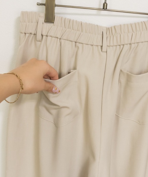 CLETTE(クレット)の「タックワイドパンツ(その他パンツ・レディース・ブラック/ライトベージュ/チャコールグレー・LL/3L/4L)」の19枚目の写真