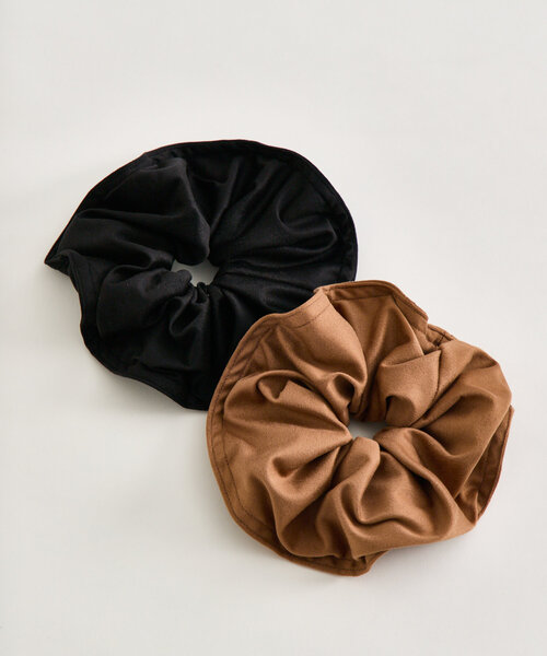 mystic（ミスティック）の「フェイクスウェードシュシュ（ブローチ/コサージュ・レディース・ブラック/ブラウン・ONE SIZE）」の6枚目の写真