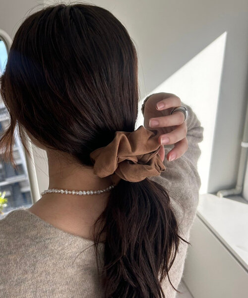 mystic（ミスティック）の「フェイクスウェードシュシュ（ブローチ/コサージュ・レディース・ブラック/ブラウン・ONE SIZE）」の8枚目の写真
